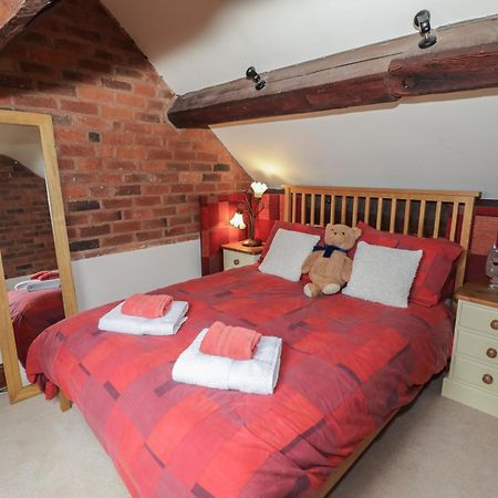 The Haybarn Villa Lichfield Exterior photo