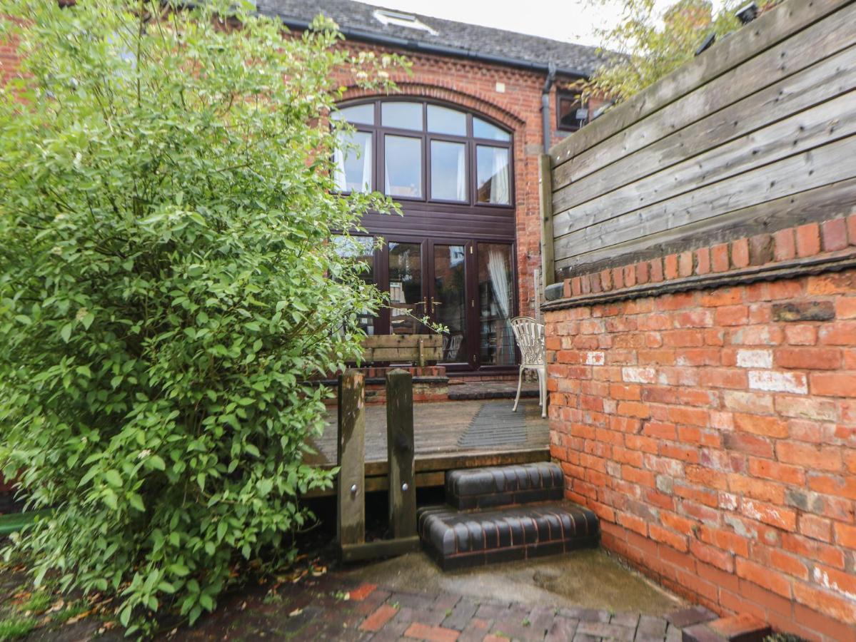 The Haybarn Villa Lichfield Exterior photo